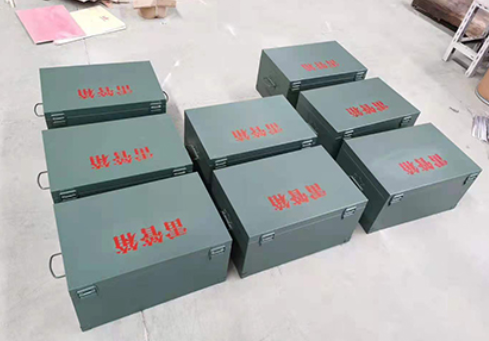 乾县炸药箱和雷管箱一般是怎么存放的？